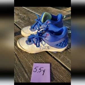 Under Armour cleats Boy Kid size 5.5y